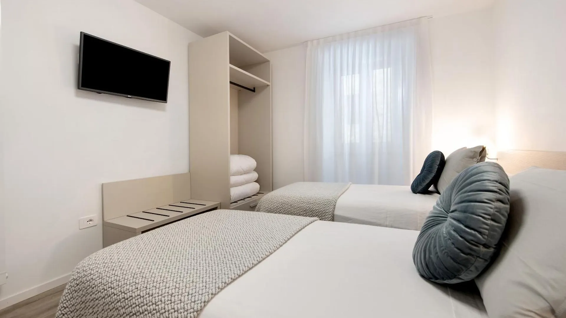Residence Tatiana Flower Tremosine Italy