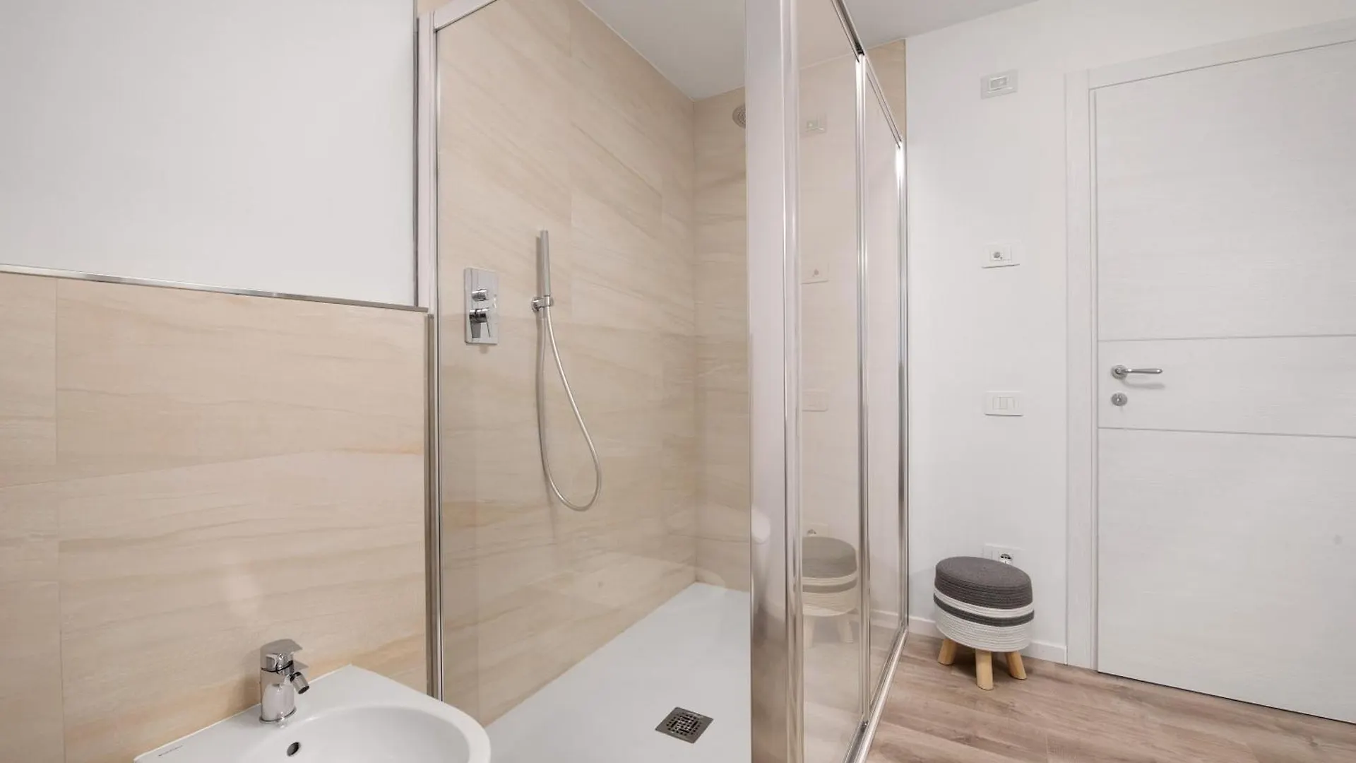Residence Tatiana Flower Tremosine Apartment