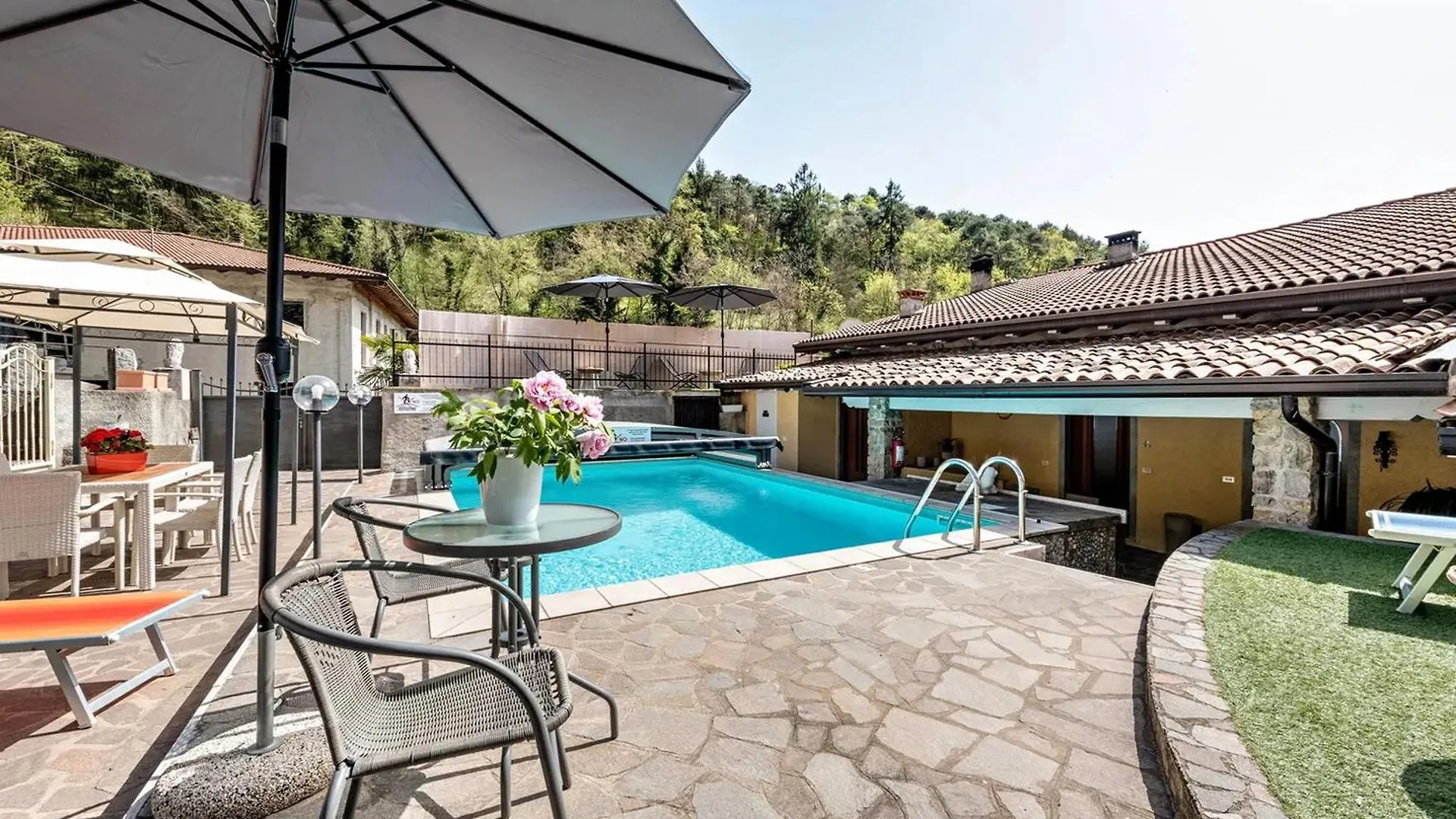Residence Tatiana Flower Tremosine Apartment
