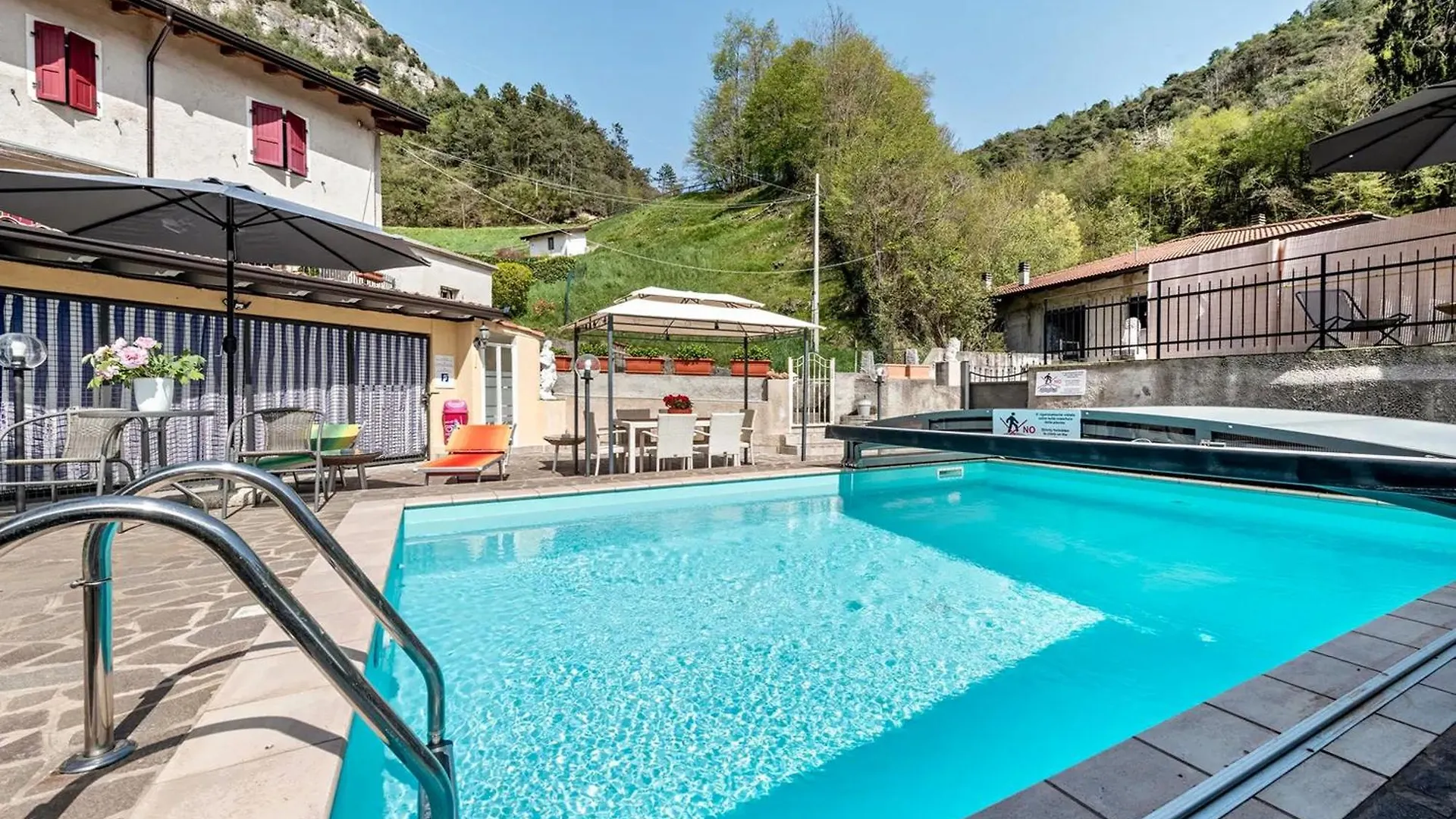 Apartment Residence Tatiana Flower Tremosine Italy
